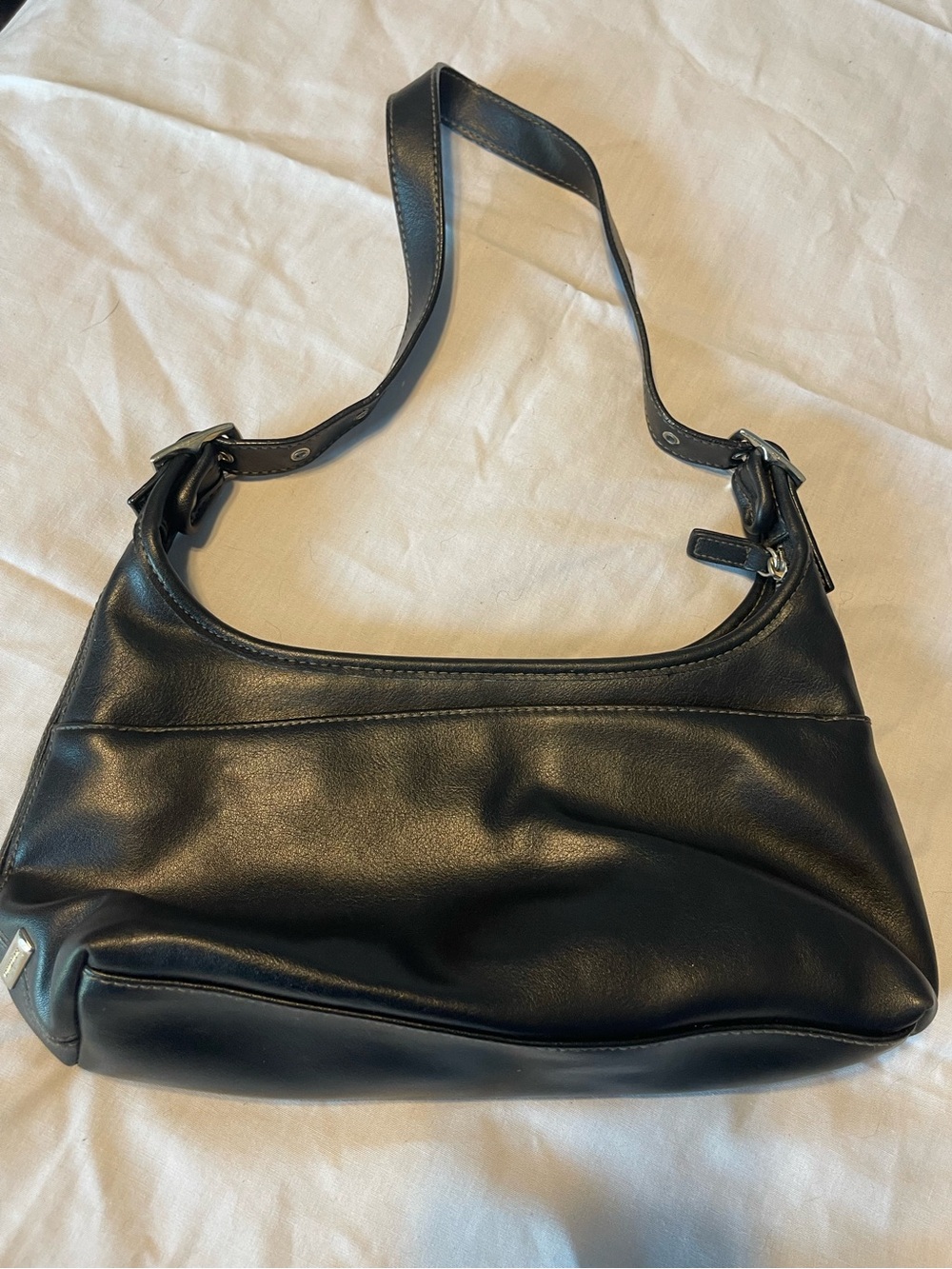Classic Black Leather Shoulder Bag - Timeless Everyday Style
